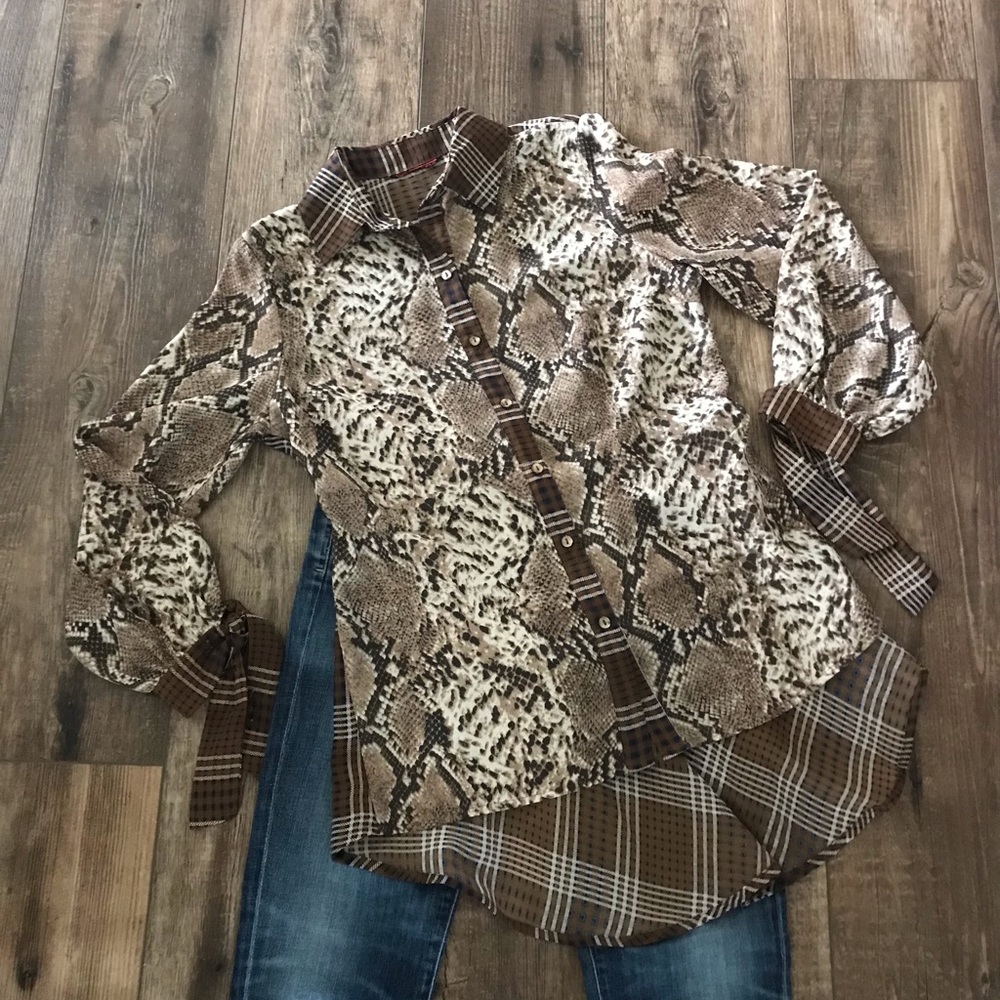 Blouse, Size Medium,